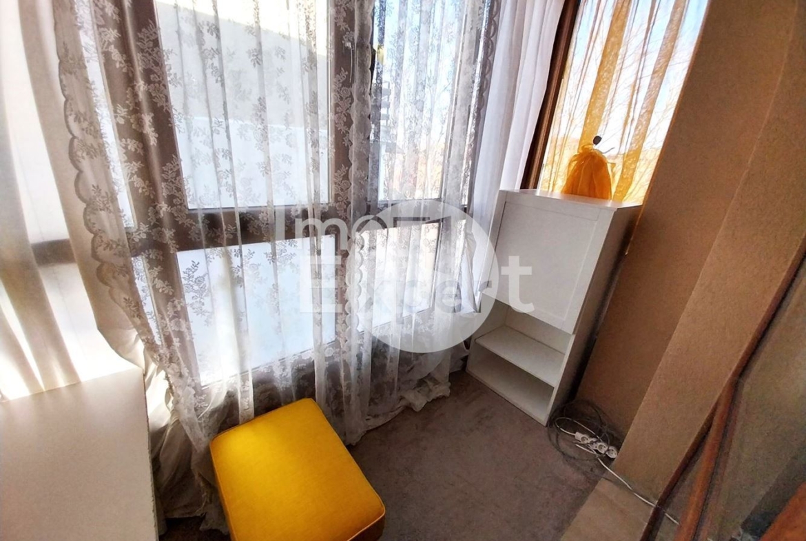 Луксозен, обзаведен, двустаен апартамент в Сарафово - 0