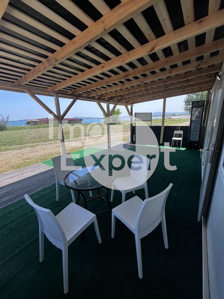 ПРОДАВА СЕ БУНГАЛО НА ПЪРВА ЛИНИЯ - 0