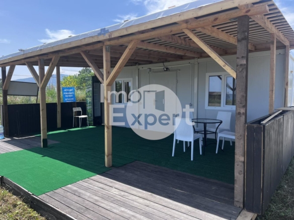 ПРОДАВА СЕ БУНГАЛО НА ПЪРВА ЛИНИЯ - 0