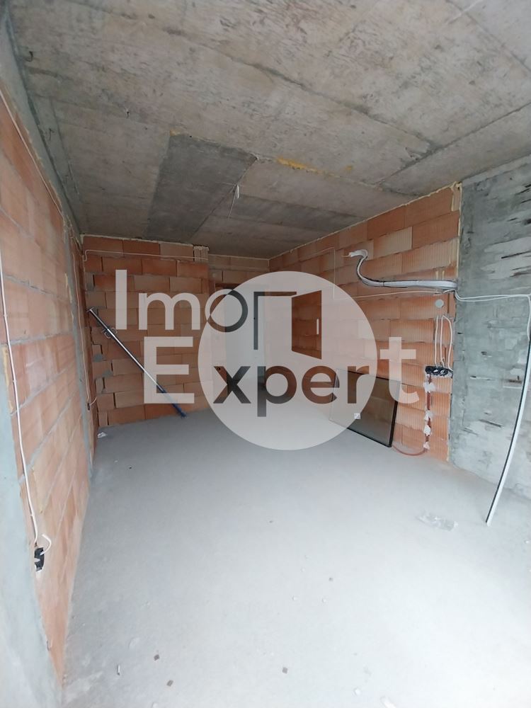 Апартамент с две спални и паркомясто в цената-0 Апартамент с две спални и паркомясто в цената - 0