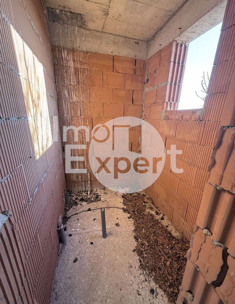 Къща на груб строеж в село Аспарухово - 0