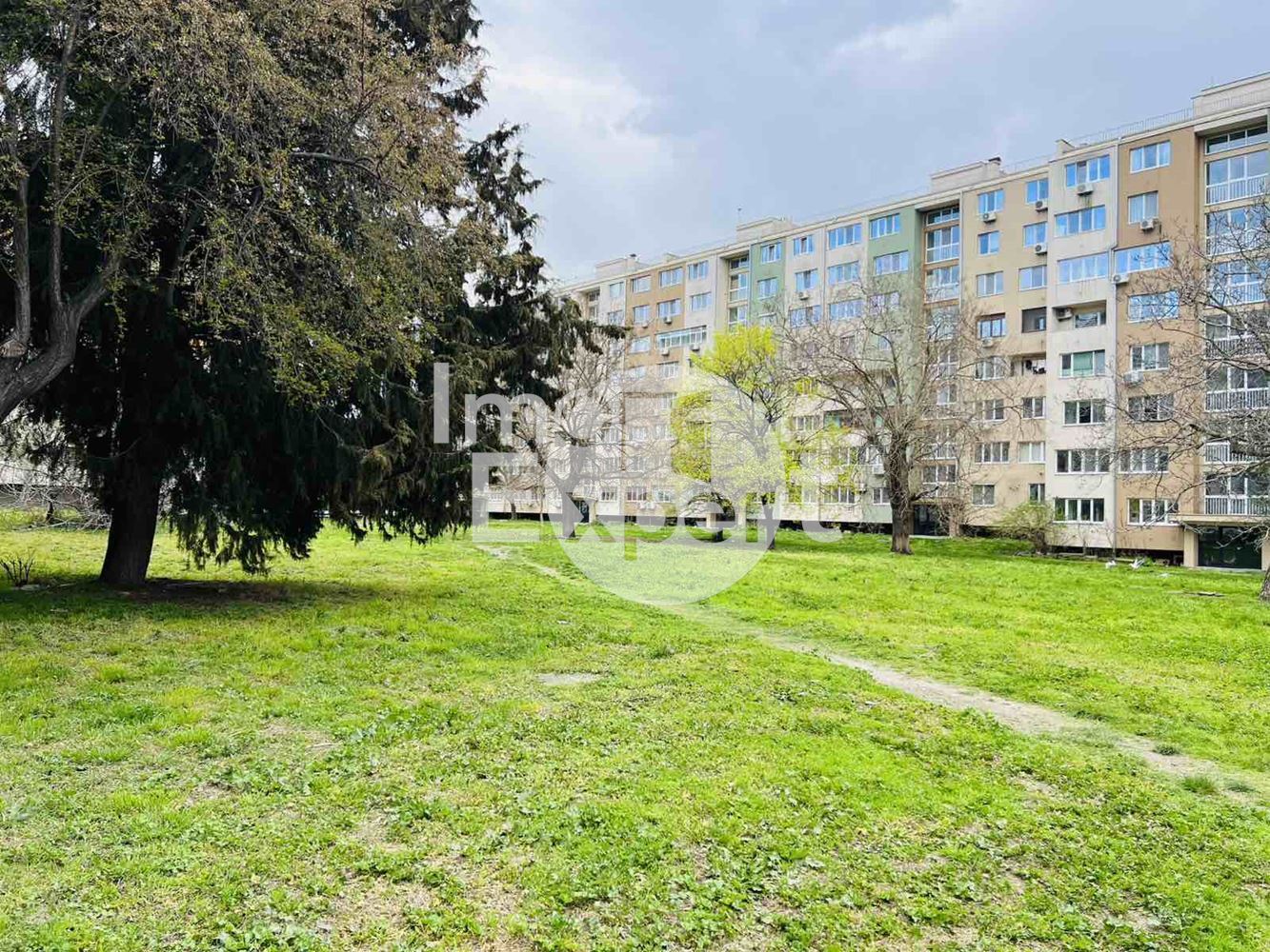 Три отделни стаи на среден етаж в близост до ПАРК изгрев!!! - 0