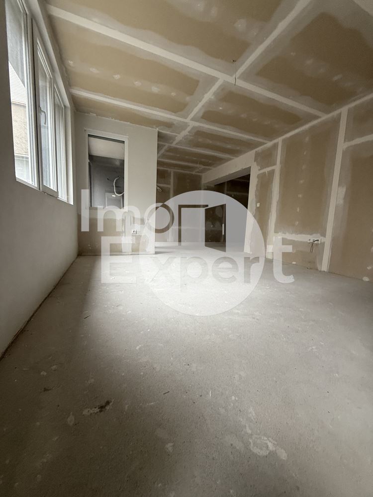 Тристаен апартамент в ж.к. Зорница - ПРЕД АКТ16 - 0