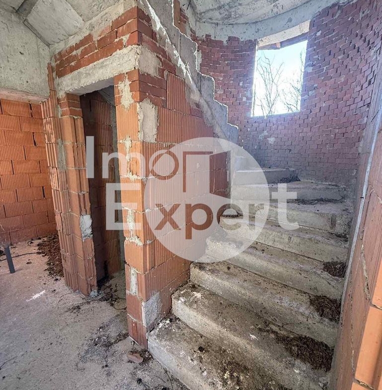 Къща на груб строеж в село Аспарухово - 0