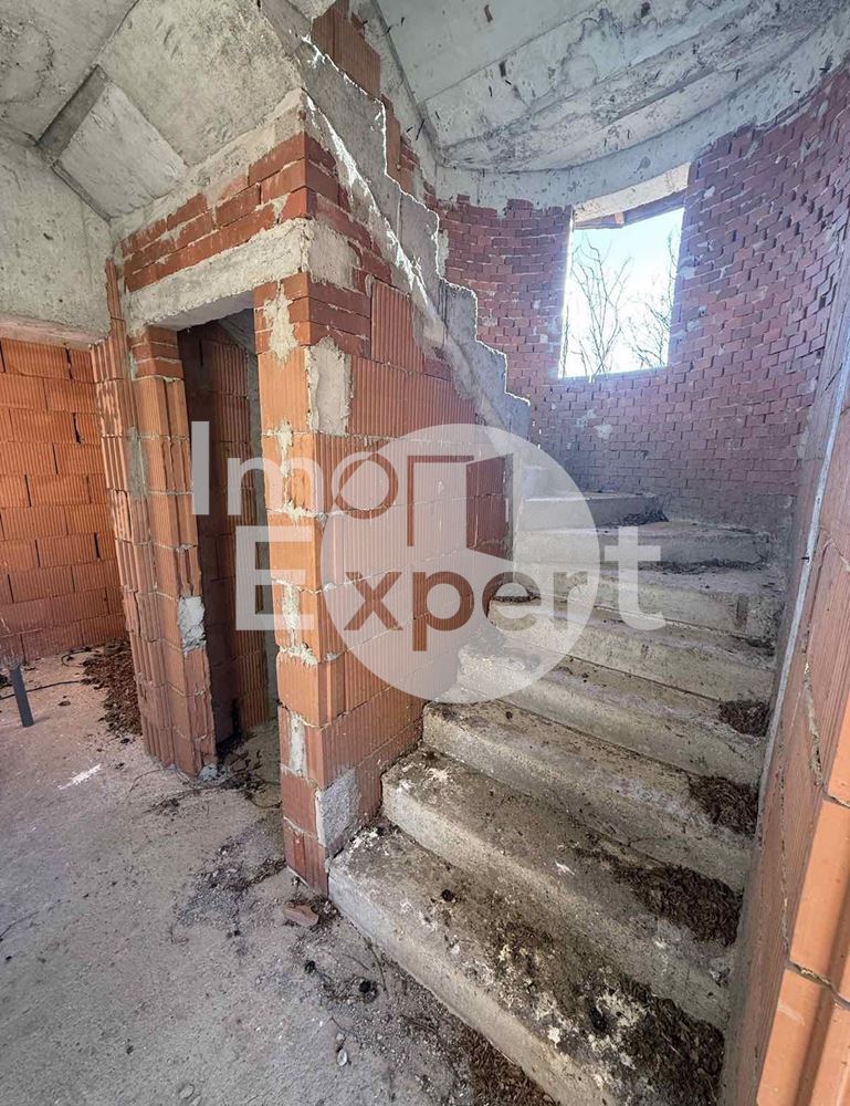 Къща на груб строеж в село Аспарухово - 0