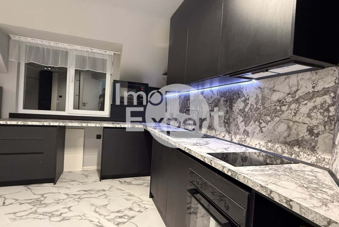 Тристаен апартамент до ключ с кухня акт16 в жк.Меден рудник - 0