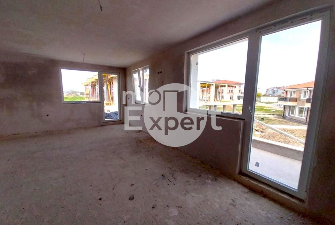 Модерна къща с три спални близо до морето в град Поморие - 0