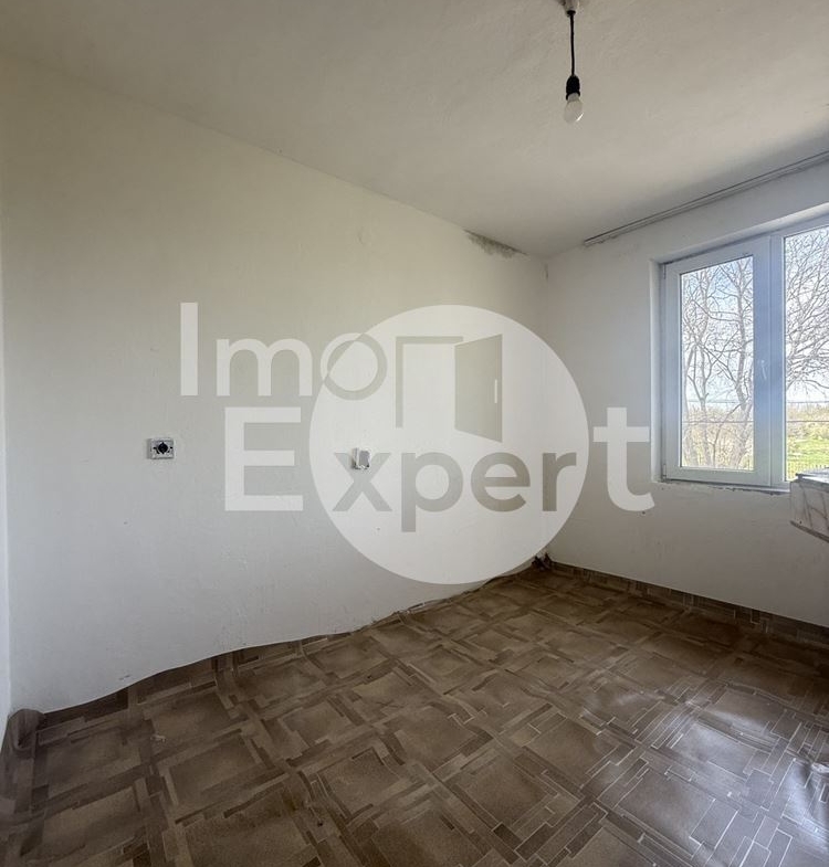 Апартамент със три помещения в кв.Долно Езерово - 0