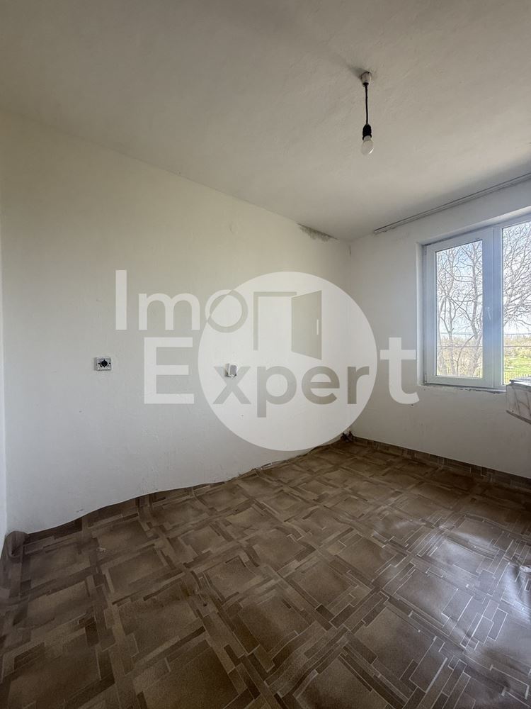 Апартамент със три помещения в кв.Долно Езерово - 0