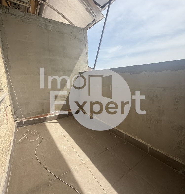 Апартамент със три помещения в кв.Долно Езерово - 0