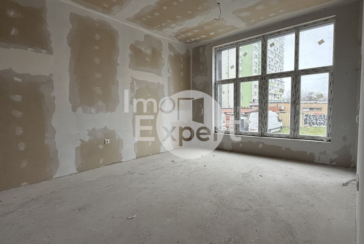 Тристаен апартамент в Зорница гр. Бургас - 0