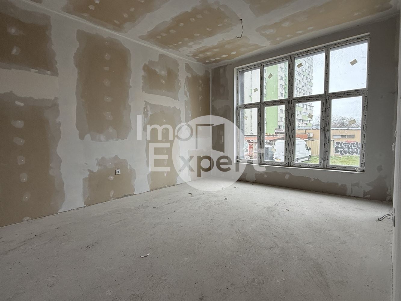 Тристаен апартамент в Зорница гр. Бургас - 0