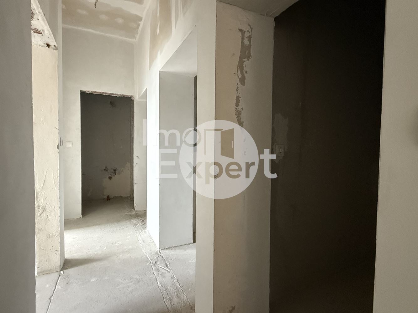 Тристаен апартамент в Зорница гр. Бургас - 0