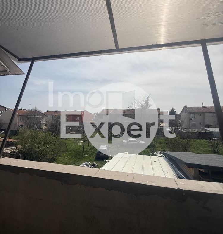 Апартамент със три помещения в кв.Долно Езерово - 0