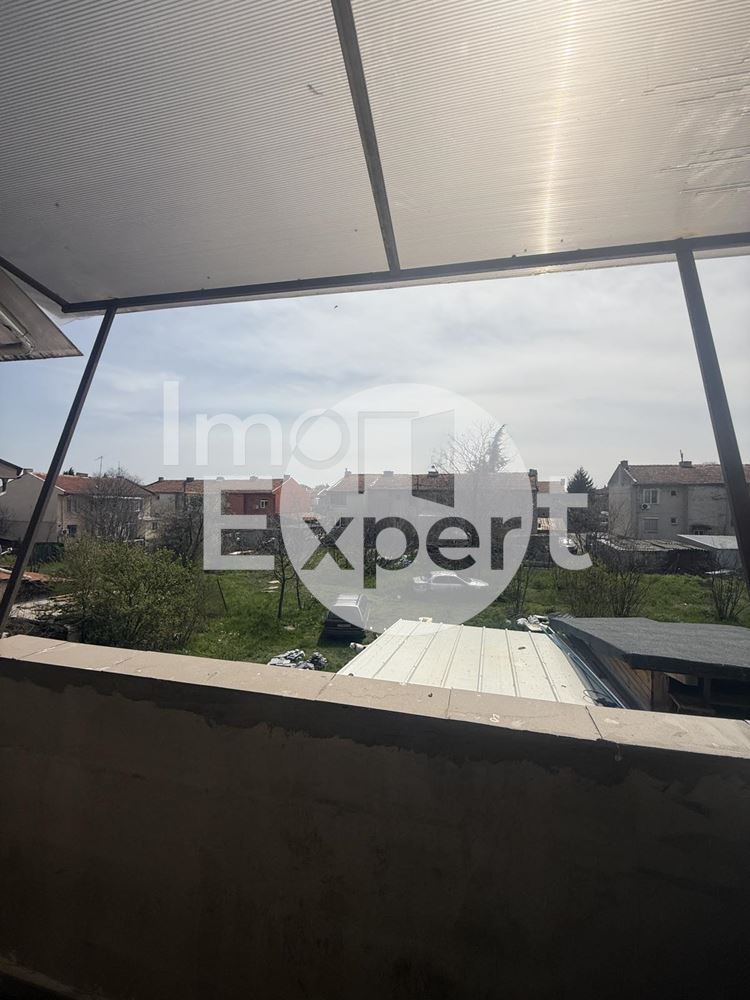 Апартамент със три помещения в кв.Долно Езерово - 0