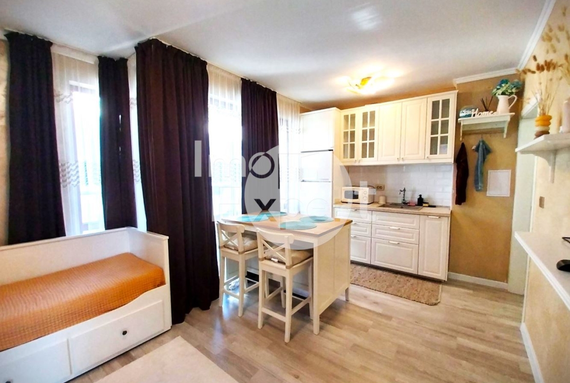 Луксозен, обзаведен, двустаен апартамент в Сарафово - 0