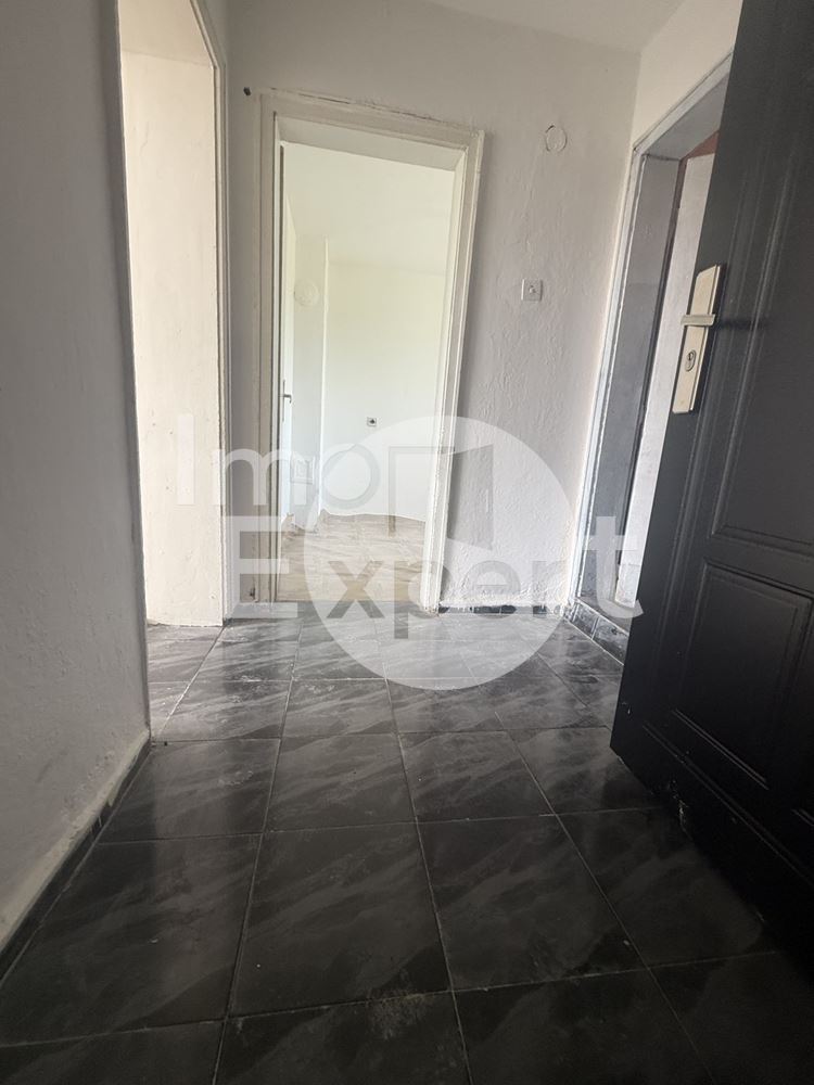 Апартамент със три помещения в кв.Долно Езерово - 0