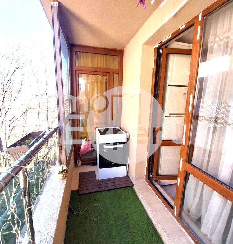 Луксозен, обзаведен, двустаен апартамент в Сарафово - 0