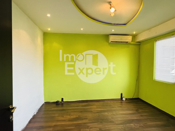 Три отделни стаи на среден етаж в близост до ПАРК изгрев!!! - 0