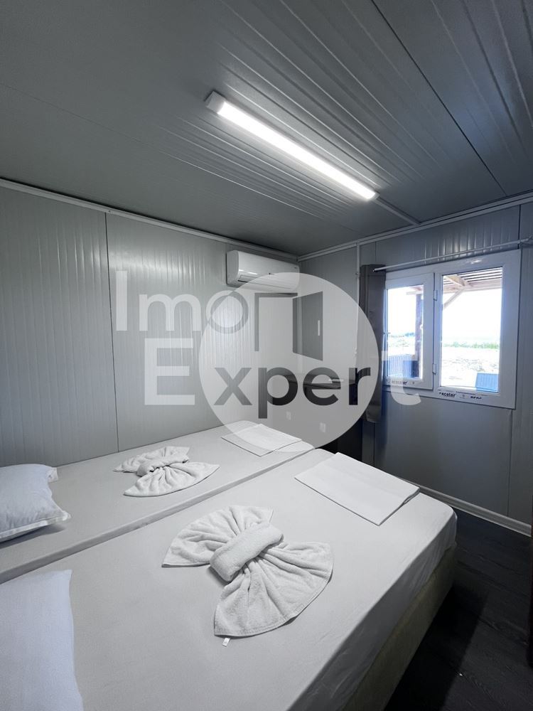 ПРОДАВА СЕ БУНГАЛО НА ПЪРВА ЛИНИЯ - 0