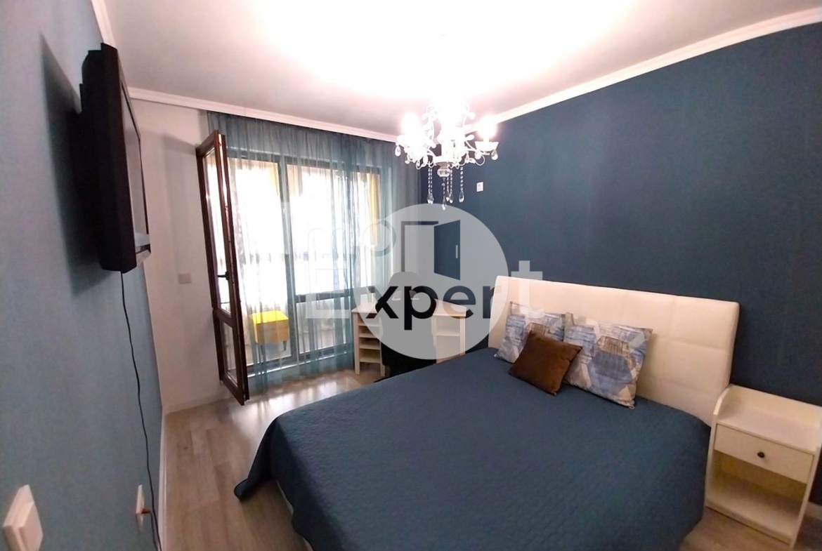 Луксозен, обзаведен, двустаен апартамент в Сарафово - 0