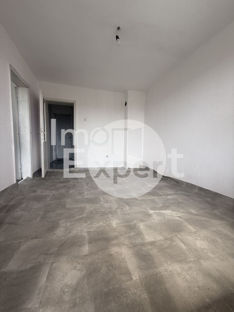 Апартамент със три помещения в кв.Долно Езерово - 0