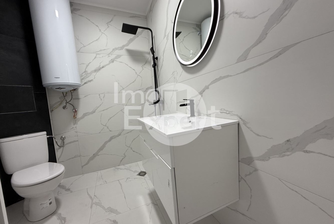 Тристаен апартамент до ключ с кухня акт16 в жк.Меден рудник - 0