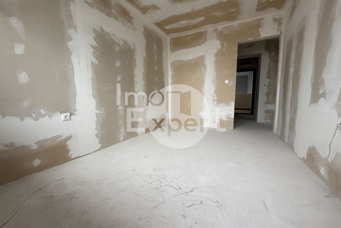 Тристаен апартамент в ж.к. Зорница - ПРЕД АКТ16 - 0