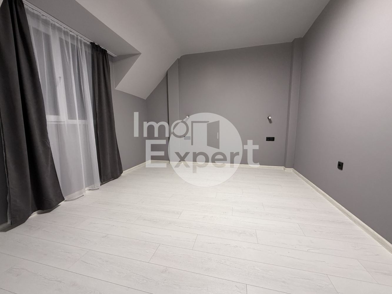 Тристаен апартамент до ключ с кухня акт16 в жк.Меден рудник - 0