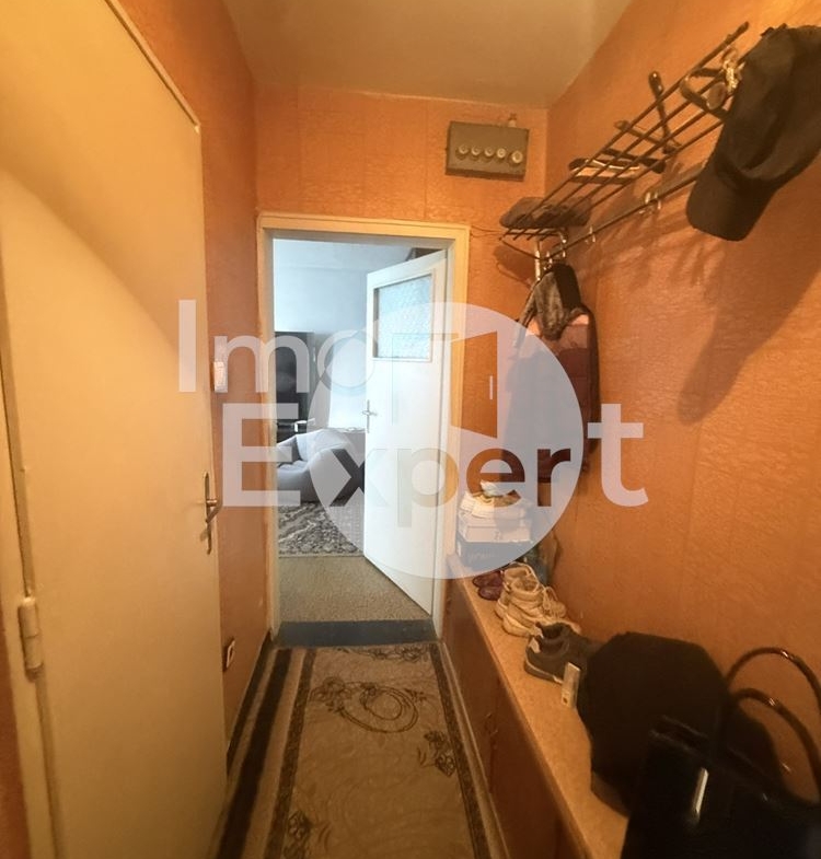 Три отделни стаи в жк.Славейков на отлична локация - 0