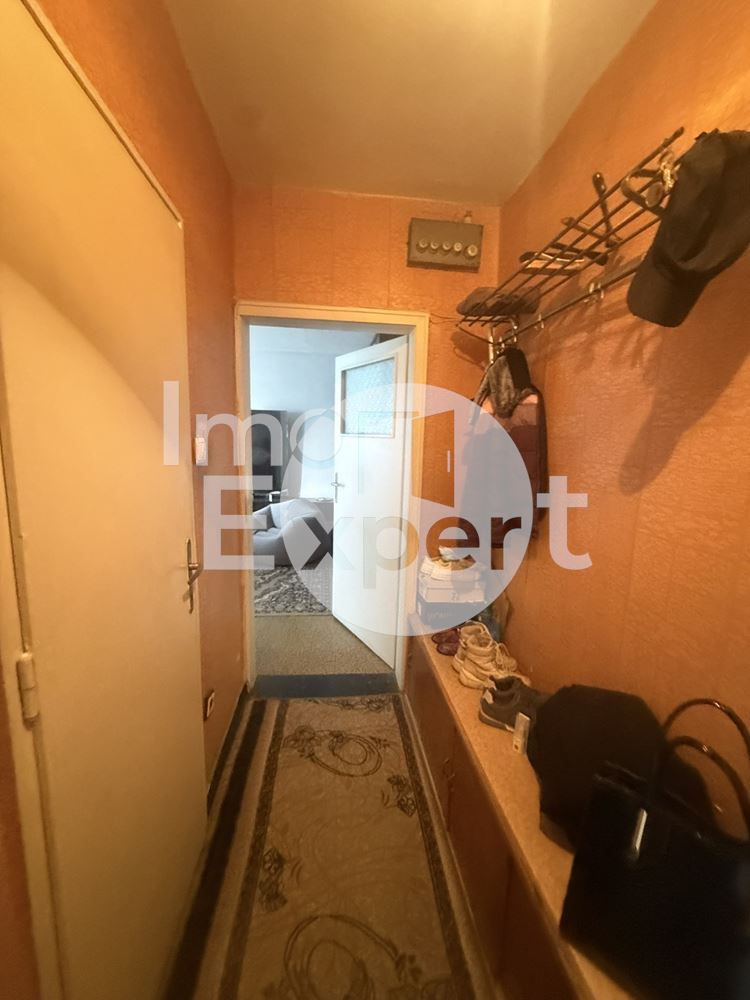 Три отделни стаи в жк.Славейков на отлична локация - 0