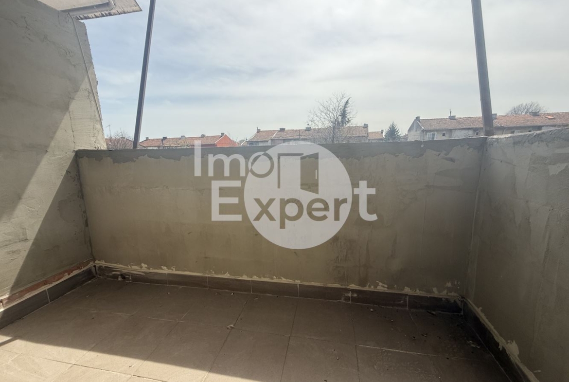 Апартамент със три помещения в кв.Долно Езерово - 0