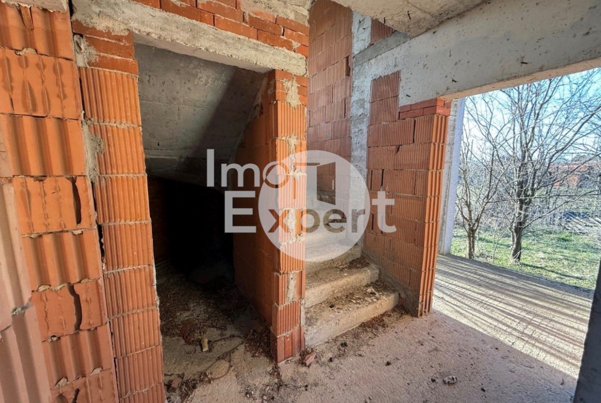 Къща на груб строеж в село Аспарухово - 0