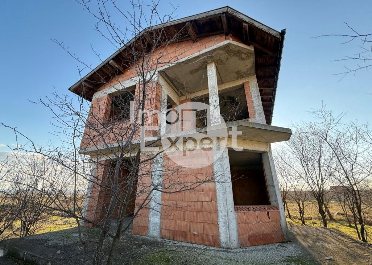 Къща на груб строеж в село Аспарухово - 0