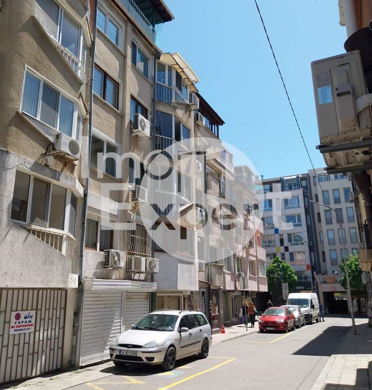 Артистично студио в сърцето на Бургас под наем - 0